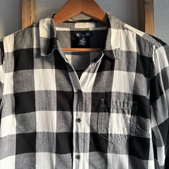 GAP Boyfriend Fit Black & White Checkblock Button Down Top Sz: Small - Picture 2 of 7